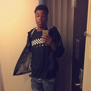 Meet your Posher, Tharron